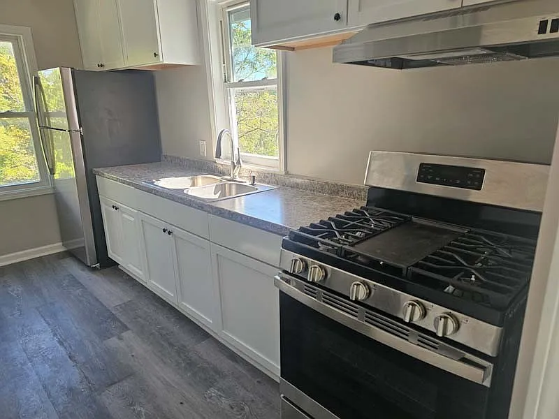 2 bed, 1.0 bath, 832 sqft, $1,675 — Photo 3