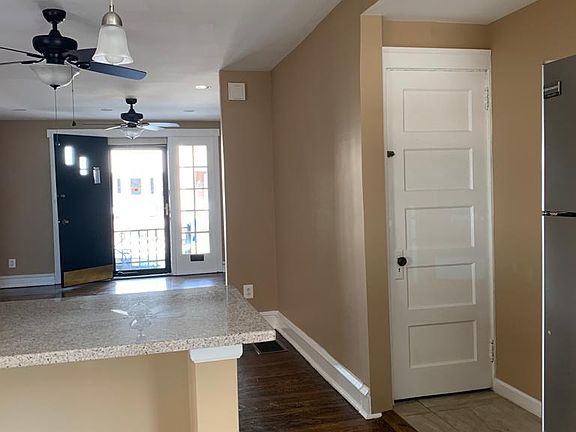 3rd image of 2842 Sellers St