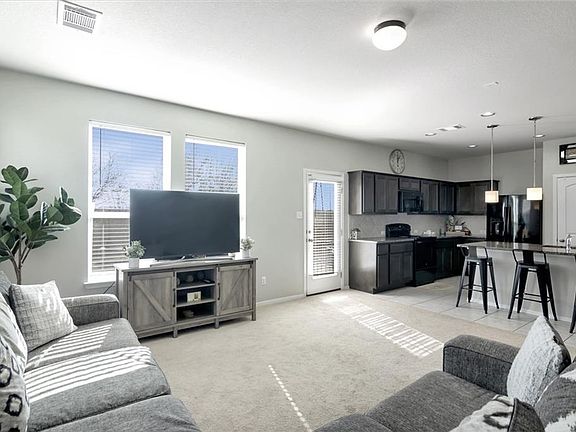4th image of 109 Saranac Dr