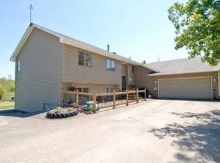 1254 90th St E, Inver Grove Heights, MN 55077