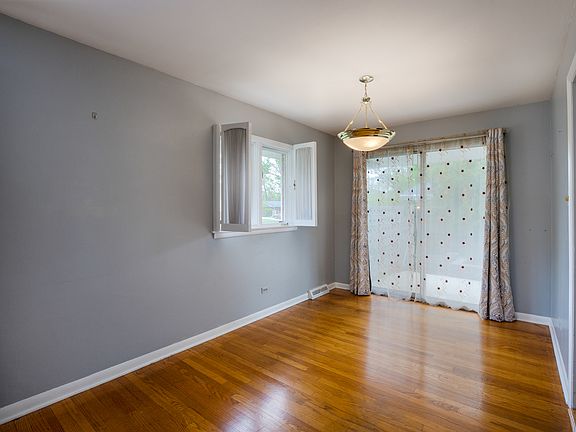 3rd image of 2323 Clyde Ter