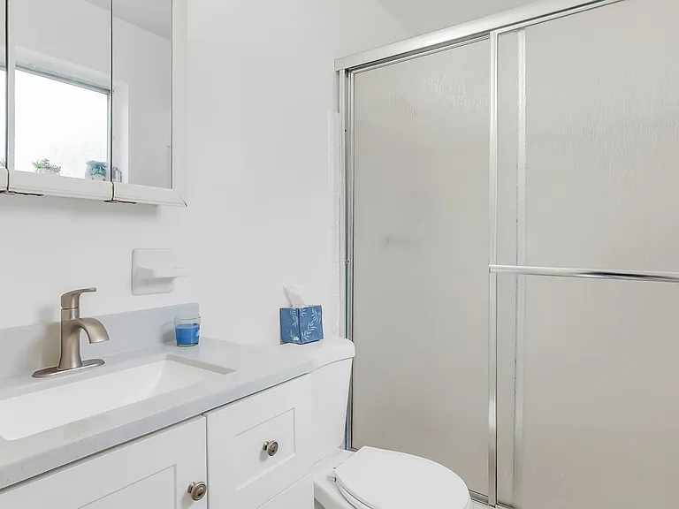 711 SE 15th St #5 — Photo 7