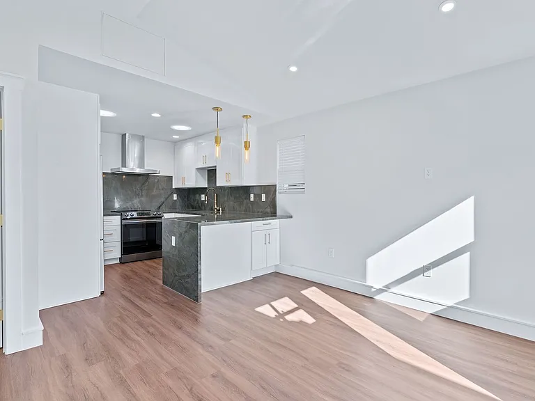 1170 Legion Ave #A — Photo 4