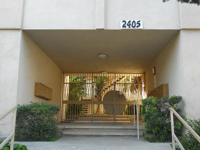 2405 S Corning St — Photo 1