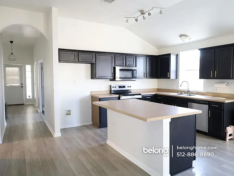 4800 Fort Moultrie Ln — Photo 6
