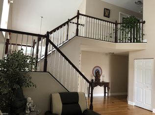 1221 Pennsbury Ln, Aurora, IL 60502