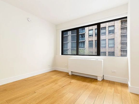 4th image of 230 E 44th St APT 3H