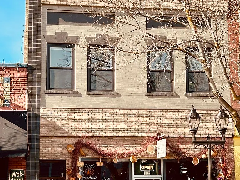 112 N Wenatchee Ave — Photo 8
