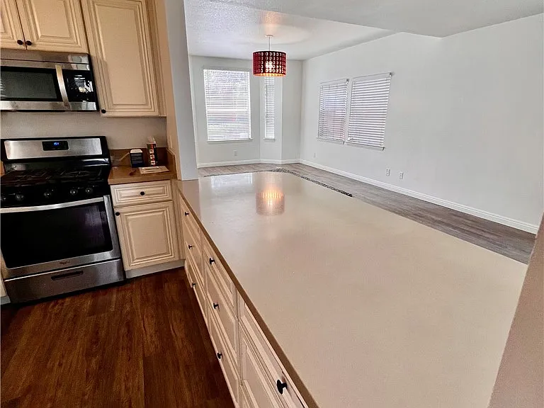 129 W Palmyra Ave — Photo 13