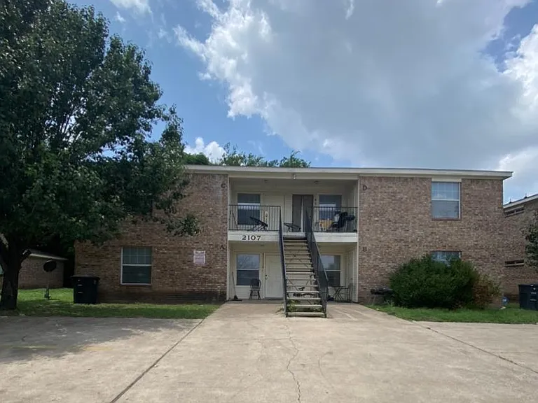2107 Jennifer Dr #C — Photo 1