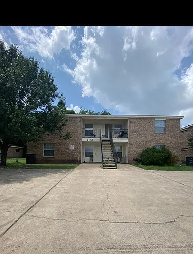 2107 Jennifer Dr Photo 1