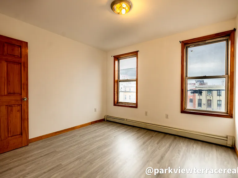 128 23rd St #3 — Photo 1
