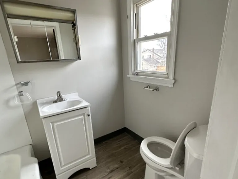 1701 E Greenleaf St — Photo 5
