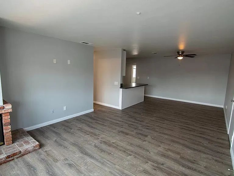 Oasis Apartments — Photo 38