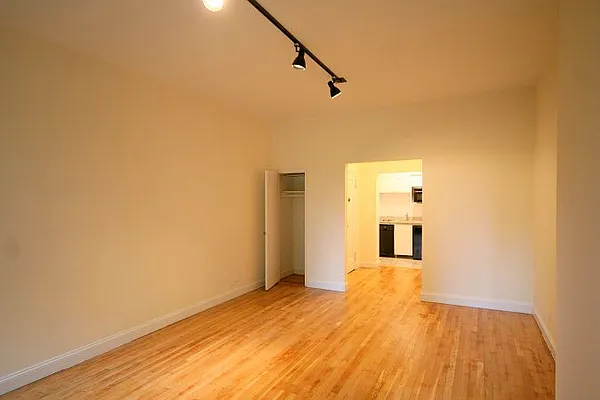 Rented by MetroNest | media 14