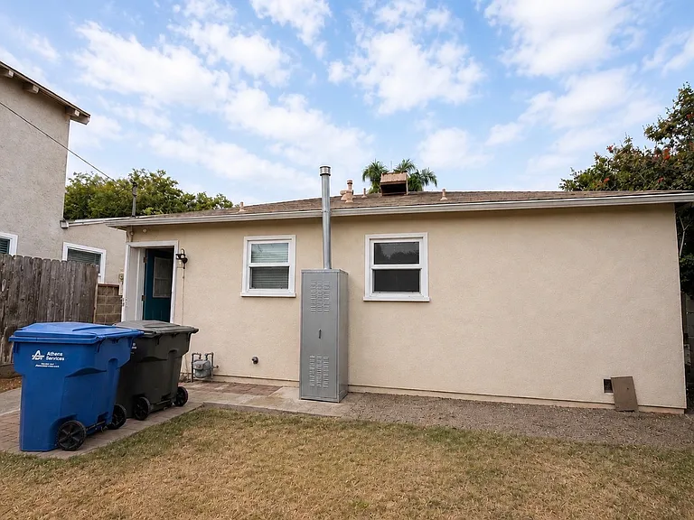 402 S Juanita Ave — Photo 11