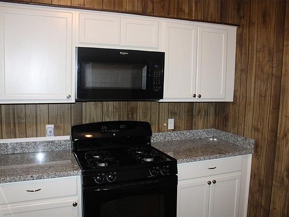 3rd image of 9409 Sierra Dr