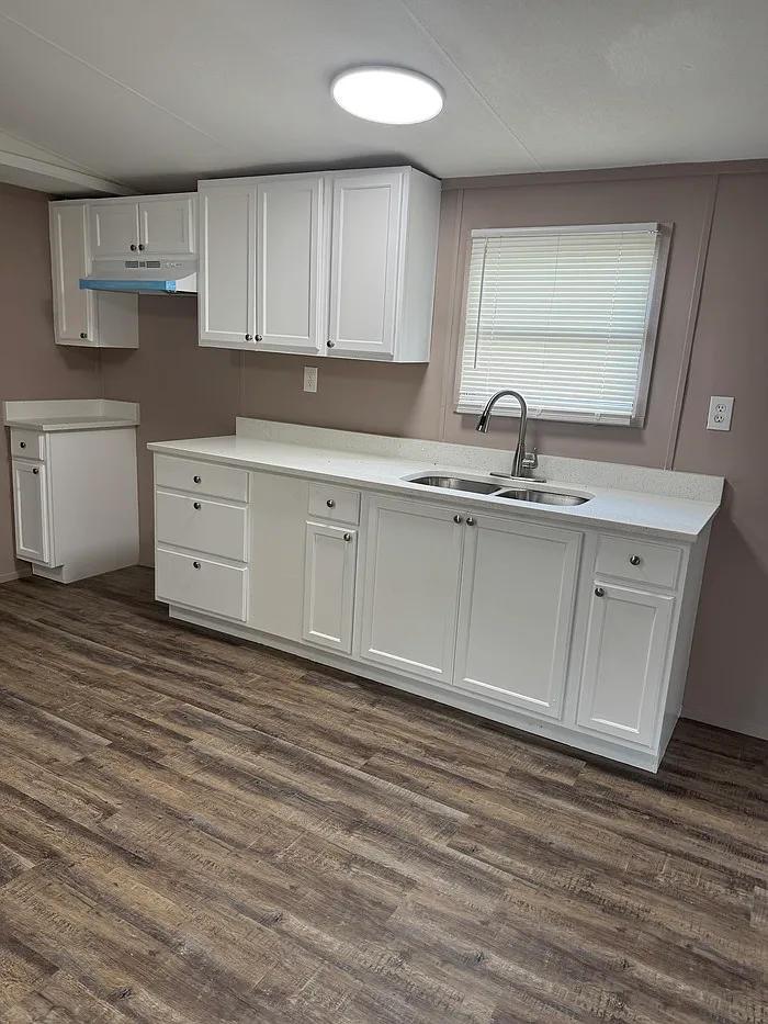 3 bed, 2.0 bath, $995 — Photo 2