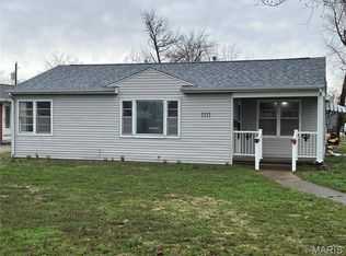 1111 Mulliken St, Carlyle, IL 62231