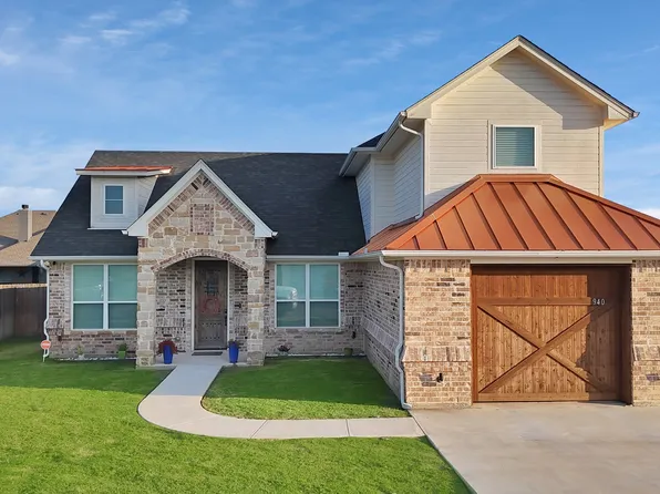 940 E 5th St, Springtown, TX 76082