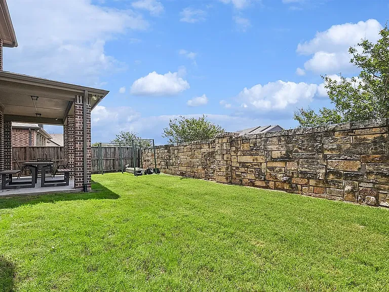 5012 Engleswood Trl — Photo 29