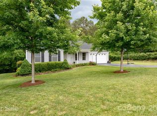 3028 26th Street Ln NE, Hickory, NC 28601