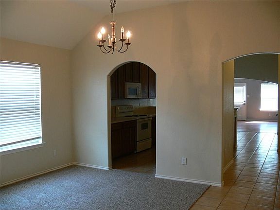 3rd image of 2213 Rockport Dr