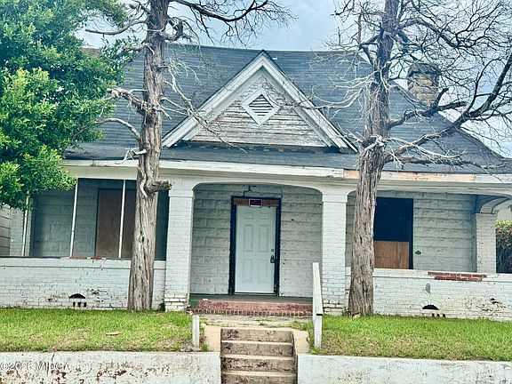 2nd image of 1905 3rd Ave