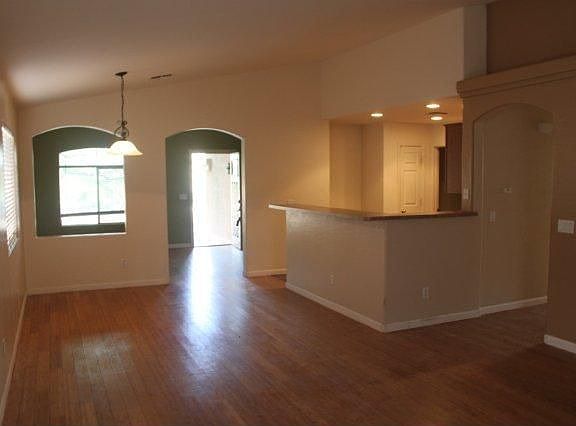 3rd image of 16016 W Vogel Ave