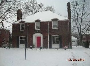 871 Lakepointe St, Grosse Pointe Park, MI 48230