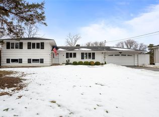 167 Locust Hill Dr, Rochester, NY 14618