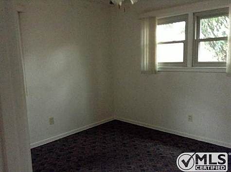 5th image of 3737 Wilshire Dr