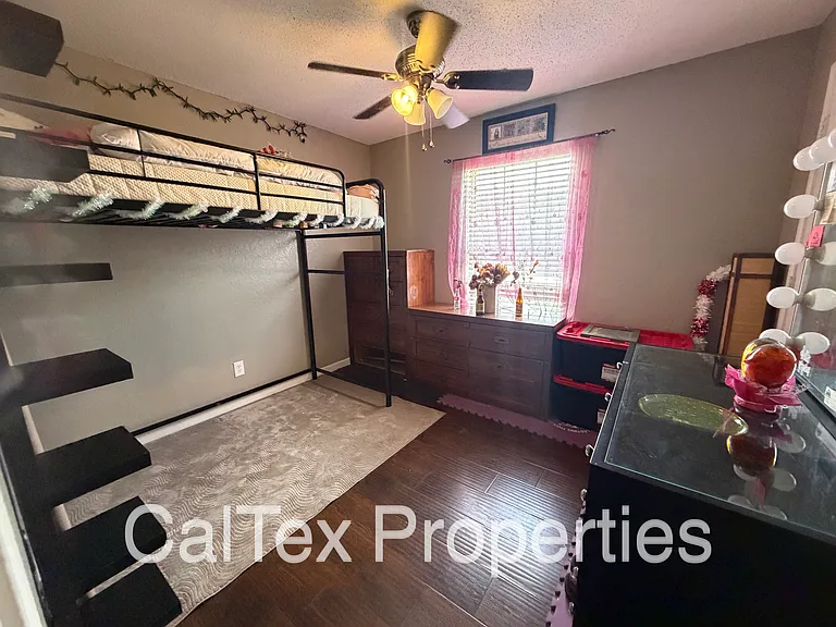 6413 Whitehurst Dr — Photo 12