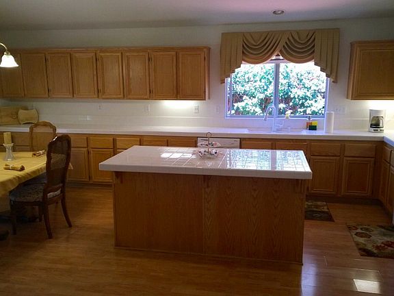 5th image of 356 Selkirk Dr
