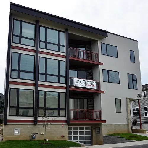 219 Carron St Photo 1