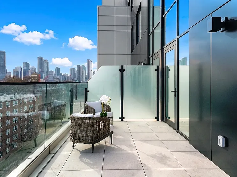 11-14 35th Ave #721 — Photo 3