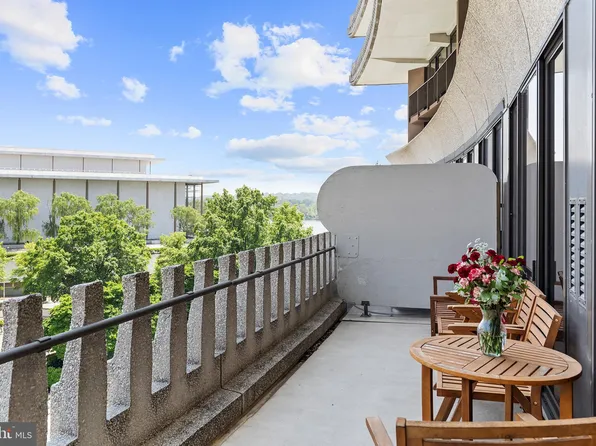 700 New Hampshire Ave NW #703, Washington, DC 20037