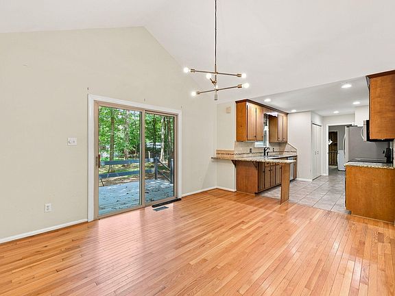 4th image of 714 Wendy Way
