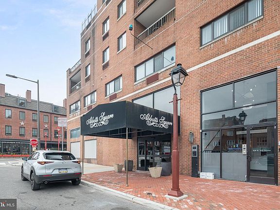 2nd image of 200 Lombard St #703