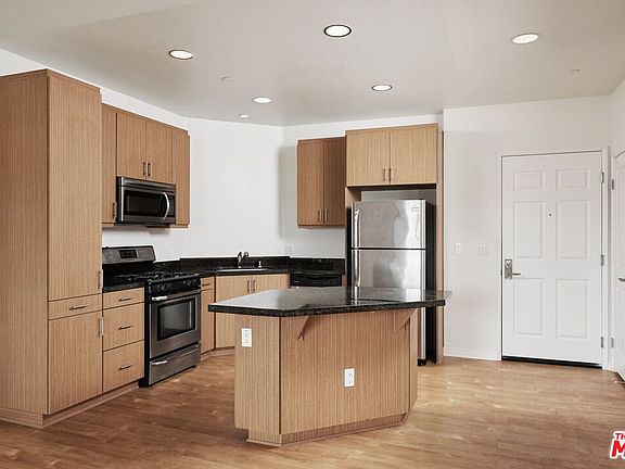 5th image of 1408 W Washington Blvd APT 309