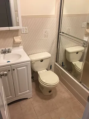 Rented by Metroline Realty | media 15