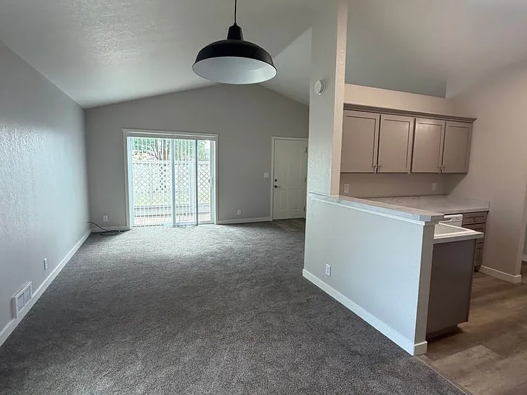 5664-5666 Glenridge Way #5668 — Photo 9