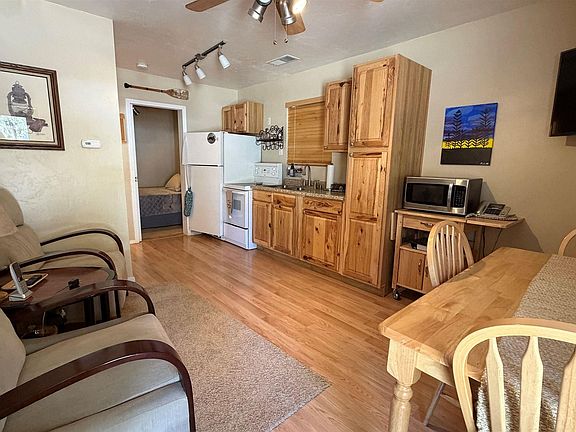 3rd image of 227 El Caso Rd