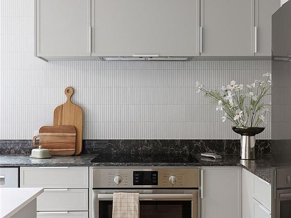 2nd image of 1520 Louise Pl #6