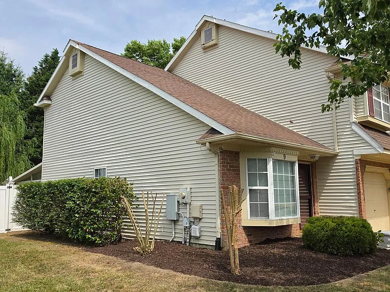 9 Gristmill Dr — Photo 2