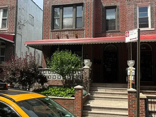3220 81st St, East Elmhurst, NY 11370