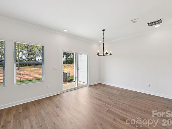 4th image of 433 Markridge Loop