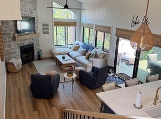 27657 Peninsula Dr APT 135, Lake Arrowhead, CA 92352