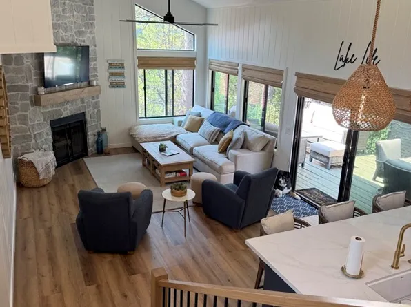 27657 Peninsula Dr, Lake Arrowhead, CA