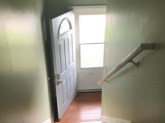 4th image of 1423 Jeanette Ave